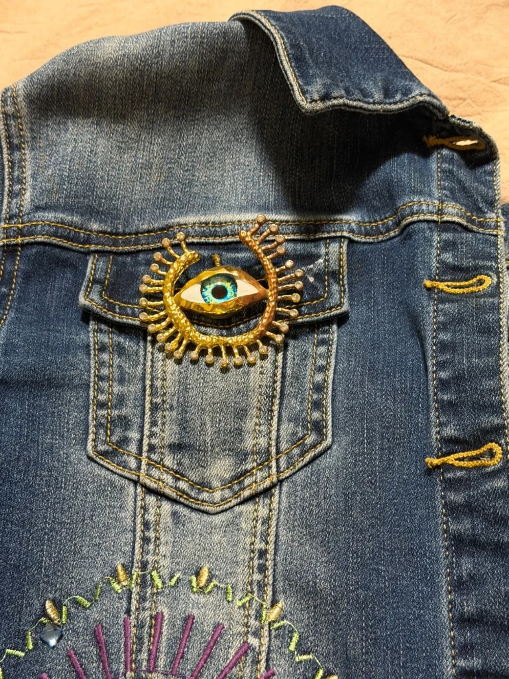Gold Tone Blue Evil Eye Brooch Jewelry Pin Rhinestone Sunburst jacket hat dress